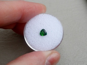 Diopside vert chromé, pierre précieuse naturelle en forme de trion, 5 mm - Product Image 3