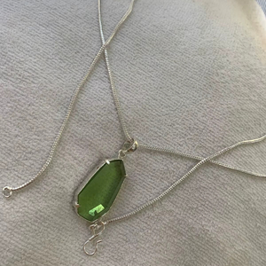 Collar con Colgante de Piedra Preciosa Peridoto para Mujer, Corte Pera, Collar Bohemio, Colgante y Collar Hechos a Mano con Piedras Preciosas en Plata Alemana - Product Image 1