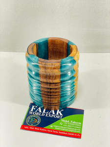 Quemador de incienso de resina y madera hecho a mano, perfecto para crear una fragancia relajante para el hogar, rituales de meditación y tiempo de relajación. - Product Image 3