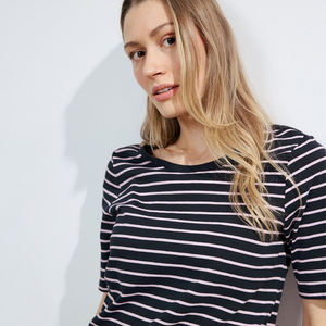 T-shirt à manches courtes rayé pour femme, col rond, coupe classique, jersey de coton, décontracté, toutes saisons, respirant, tricoté - Product Image 3