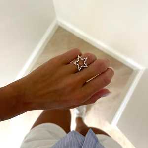 Anillo Flotante Estrella Celestial con Diamante Cultivado en Laboratorio de Corte Redondo, Oro de 10k, 14k, 18k, Elegante Anillo de Cóctel Apilable, Precio de Fábrica al por Mayor - Product Image 2