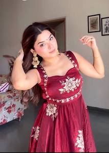 Ensemble ANARKALI PENT DUPATTA en soie lourde brodée de motifs raffinés - Product Image 3