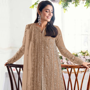 ชุดสูทซัลวาร์กะมีซแบบกึ่งสำเร็จรูป Fox Georgette รุ่นโมเดิร์นความยาวปานกลาง พร้อมงานปักเลื่อมและงาน Khatli สำหรับงานปาร์ตี้และงานแต่งงาน - Product Image 1