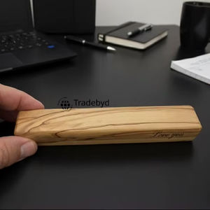 Caja de Madera Pulida de Lujo para Plumas, Hecha a Mano, un Regalo Elegante para Profesionales de Oficina y Amantes de la Papelería |   Tradebyd - Product Image 1