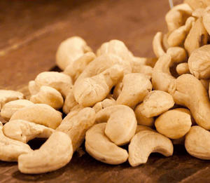 Núcleos de Anacardo Tostados y Salados de Alta Calidad, Sin Piel, OEM ODM, Suministro a Granel para Importadores - Product Image 1