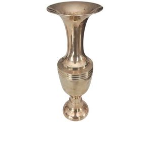 Vase en métal haut de gamme pour la décoration moderne de la maison, élégant centre de table pour salon, présentoir décoratif pour arrangements floraux - Product Image 1