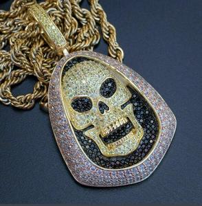 Colgante de Calavera de Aleación de Zinc con Diamantes de Alta Calidad y Aspecto Elegante, Regalo para Hombres, para Fiestas y Uso Diario - Product Image 1