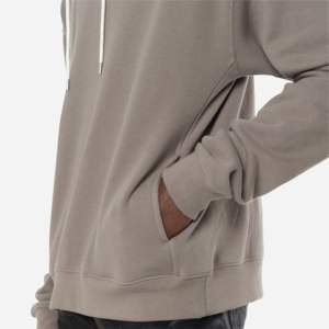 Sudaderas con Capucha para Hombre con Costuras en Contraste y Detalles Audaces para un Look Atrevido Ahora Disponibles a Precios Especiales con Descuento - Product Image 3