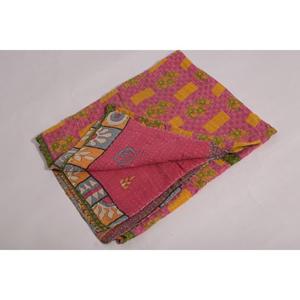 ผ้าห่มคันธาทำมือ ลายดอกไม้สไตล์วินเทจ ผ้าฝ้ายอินเดีย โบโฮ ผ้าคลุมเตียง ผ้าห่มสองด้าน ของตกแต่งบ้าน ของขวัญ - Product Image 6