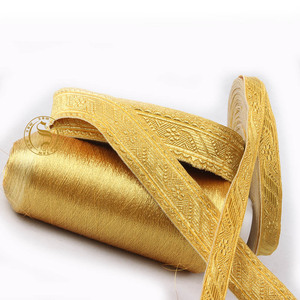 Uniforme personnalisé de style fantaisie avec dentelle dorée et accessoires d'uniforme cérémoniel faits à la main de haute qualité - Product Image 2