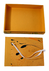 Camlon Exports - Agenda en papier marbré fait main avec fermeture à ruban dans un coffret cadeau assorti - Design orange Rajasthan - Product Image 2