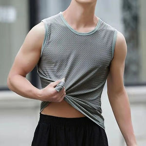 Débardeur respirant pour homme pour la musculation et les activités de plein air décontractées, vêtements de sport sans manches en vente - Product Image 1