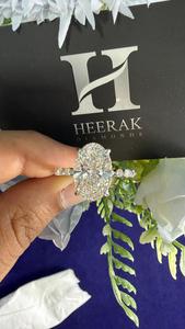 Bague de fiançailles solitaire pavée avec diamant de laboratoire de taille ovale certifié IGI - Product Image 6