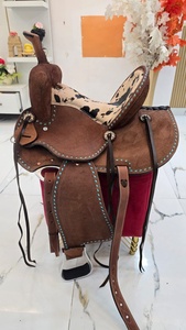 Silla de montar western de cuero genuino de alta calidad con asiento rígido, diseño de asiento de piel de vaca, portátil, para doma, hecha a medida. - Product Image 3