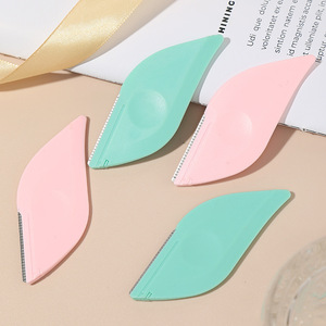 Rasoir à sourcils pour femmes, outil de dermaplaning, outil multifonctionnel pour modeler les poils du visage, pour une utilisation esthétique des sourcils - Product Image 5