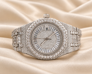 นาฬิกา Raj Gems Iced Diamond Quartz Glass ตัวเรือนกันน้ำ สายสแตนเลส สตีล แสดงวันที่ ดีไซน์หรูหรา แฟชั่นสำหรับทุกเพศ ขนาด 41 มม. - Product Image 5