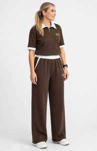 Conjunto Deportivo OneTen Apparel para Mujer, Color Marrón con Bloques de Color, Manga Corta, Cuello Polo, Pantalones Largos - Product Image 3