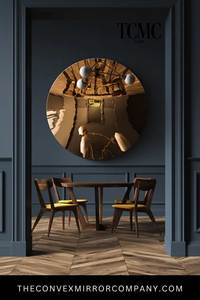 Grand miroir concave doré pour la décoration murale des salons modernes - Product Image 1