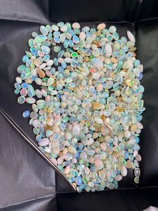 โอปอลเอธิโอเปียสีขาวธรรมชาติทรงคาโบชอง พลอยหลวมทรงรีขัดเงา สำหรับทำเครื่องประดับ รับรองโดยบุคคลที่สาม น้ำหนัก 2-3 กะรัต - Product Image 2