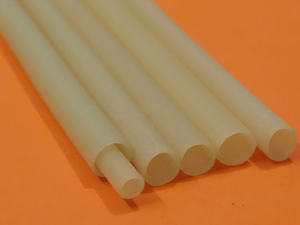 Pailles en riz compostables conçues pour maintenir leur forme tout en réduisant les déchets plastiques à usage unique - Product Image 5