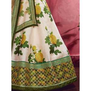 Robe de mariage en soie Banglori à imprimé floral crème et vert Lehenga Choli - Product Image 2