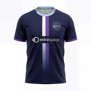 T-shirt d'entraînement respirant pour hommes, conçu pour un confort maximal pendant l'entraînement sportif et les exercices quotidiens - Product Image 1