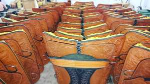 Selles Western 100% cuir véritable avec base en bois, style vintage, faites à la main, avec rembourrage en cuir pour l'équitation. - Product Image 3