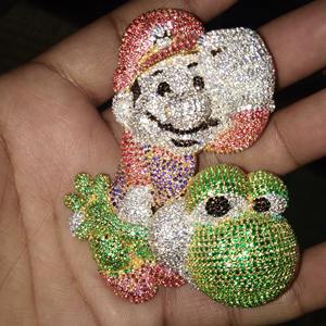 Colgante de Moissanita Real de Corte Redondo de 3.30Ct con Diseño de Conejo, Chapado en Oro de Dos Tonos de 14K - Product Image 1