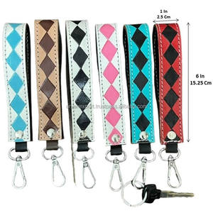 Regalo de empresa personalizado de lujo Pedido a granel Servicio OEM Logotipo personalizado Muñequera Llaveros Muñequera de cuero a cuadros genuino de lujo - Product Image 2