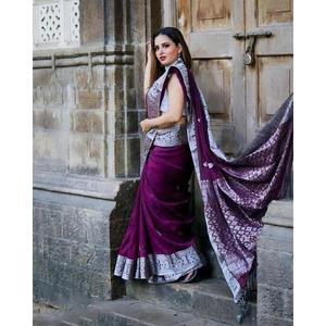 CRÉATEUR BANARASI SOIE DOUCE SAREE AVEC BLOUSE NON COUCHÉE VIN - Product Image 1