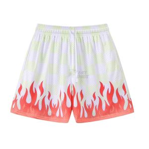 Shorts de sport respirants en polyester de haute qualité avec impression par sublimation motif flamme, longueur au-dessus du genou, pour le basketball et l'entraînement en salle de sport - Product Image 1