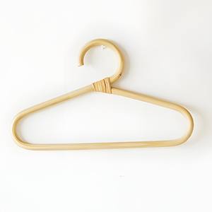 ไม้แขวนผ้าหวายมีสไตล์พร้อมโลโก้ตามสั่ง - Product Image 1