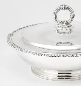 Casserole classique durable en acier inoxydable isolé |   Longue durée de conservation de la chaleur, antiadhésif, compatible avec toutes les cuisinières pour la maison et la restauration - Product Image 6