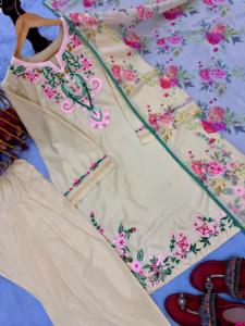Conjunto de Salwar Kameez de Muselina de 3 Piezas Listo para Usar, Anarkali Kurta Pant, Vestido Largo Tradicional para Fiesta Diwali, Estampados Florales Vibrantes - Product Image 4