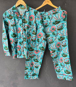 ชุดนอนลายดอกไม้ ผ้าฝ้ายนุ่ม ระบายอากาศได้ดี ชุดนอนสองชิ้น - Product Image 4