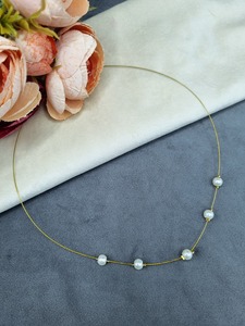 Collier élégant minimaliste en fil de perles flottantes plaqué or, léger, pour usage quotidien, bijoux de mode pour femmes, coffret cadeau pour femmes - Product Image 1