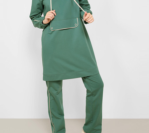 Ensemble de survêtement modeste et respirant pour femme, 2 pièces, couleur unie, coupe longue, avec sweat à capuche et poches kangourou, idéal pour l'extérieur en hiver - Product Image 2