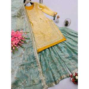 Ensemble de costume jaune pour femme Sai Creation, pour les fêtes, avec broderie et paillettes, détails élégants, taille M - Product Image 5