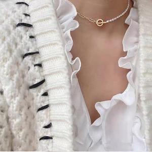 สร้อยคอมุกดีไซน์หรูหราไฮเอนด์ ปี 2024 พร้อมตัวล็อคแบบ OT ครึ่งมุกครึ่งโซ่ สร้อยคอประดับกระดูกไหปลาร้า ดีไซน์เรียบหรู ดูมีระดับ - Product Image 3