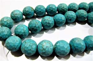 Perles de turquoise en forme de boule, facettées, 15 mm, en howlite turquoise - Product Image 4