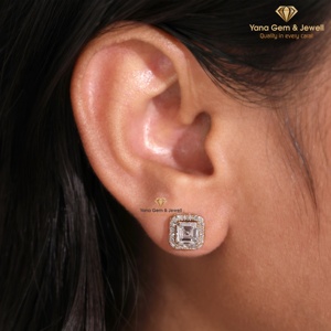 Boucles d'oreilles tendance en or massif 14 carats avec halo et taille Asscher pour femme, diamant de laboratoire CVD 2 TCW, certifié IGI, clarté VVS2, couleur E - Product Image 4