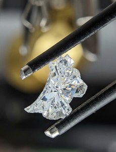 เพชรที่ใช้ในห้องปฏิบัติการสำหรับการตัดขนสุนัขเพชรที่เต็มไปด้วยแสงแฟนซีสำหรับทำเครื่องประดับทำโดย R & K อัญมณี - Product Image 2