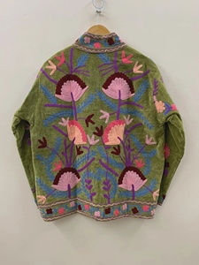 Veste en velours brodée Suzani, faite à la main, style bohème chic, manteau ethnique, vêtement d'extérieur vintage, vente en gros, veste bohème en velours - Product Image 2