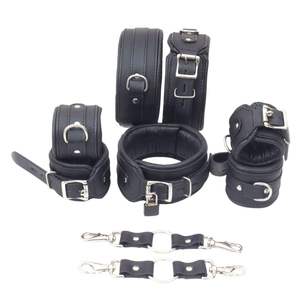 Ensemble cadeau BDSM de qualité supérieure, personnalisable en couleur, design et logo, emballage personnalisé, en cuir de vachette, avec attaches pour poignets. - Product Image 2