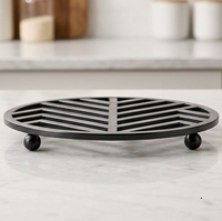 Décoration de table et accessoires, dessous de plat rond en métal, résistant à la chaleur, dessous de plat en acier inoxydable avec pieds