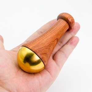 Taza Kansa de Bronce con Mango de Madera, Masajeador Ayurvédico Detox para Pies, Relajación y Limpieza Profunda, Artesanía Natural Antigua - Product Image 4