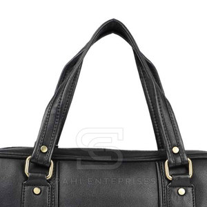 Sacs pour ordinateur portable de qualité supérieure avec tissu résistant, fermetures éclair sécurisées et disposition de compartiments bien organisés pour les professionnels du secteur. - Product Image 4