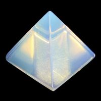 Pyramide en opalite naturelle, pierre de guérison, énergie Feng Shui, décoration de méditation, fabricant et fournisseur en gros d'Inde
