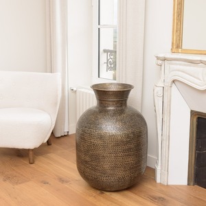 Vase de sol en bronze artisanal, design rustique, hauteur 78 cm, Ø55 cm - Product Image 3
