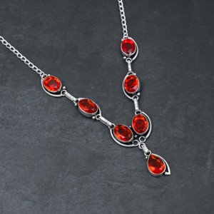 Collar de granate rojo hecho a mano y personalizado, plata de ley 925, joyería con piedras preciosas, elegante regalo hecho a mano para el Día de San Valentín para ella, para mujeres. - Product Image 1